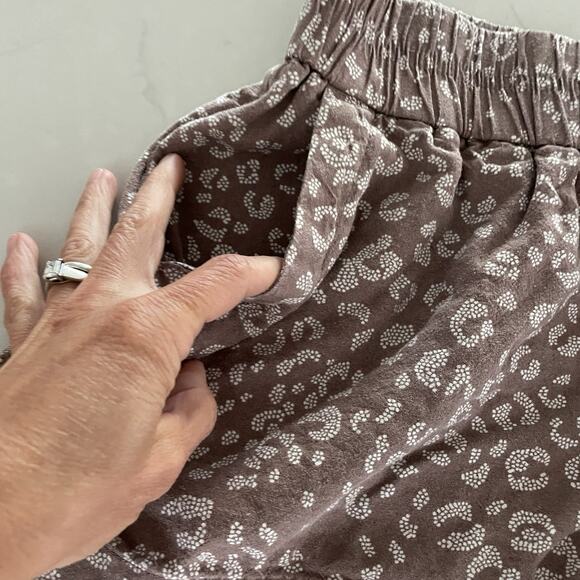 A New Day Women's Animal Print Linen Shorts Elastic Waistband Size Small - Picture 2 of 4
